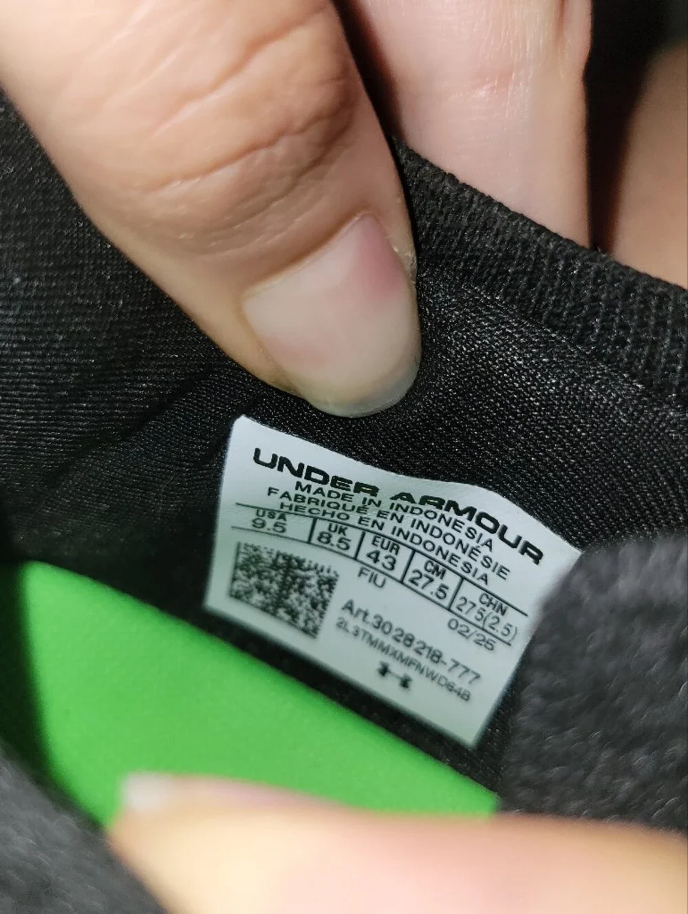 Under Armour retail wider